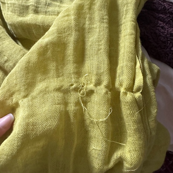 Threaded Scarf - Picture 3 of 3